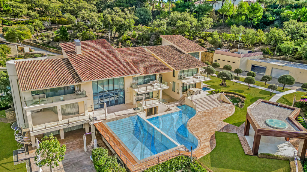 House in Benahavis - view 1