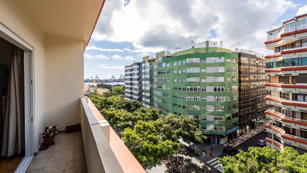 House in Las Palmas de Gran Canaria - view 1