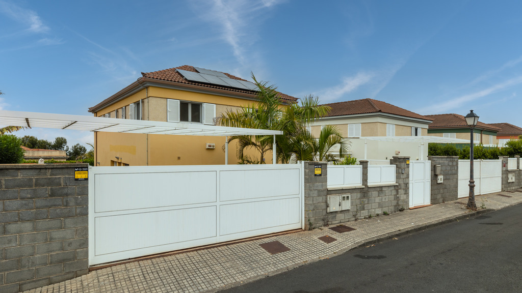 House in Santa Brigida - view 1