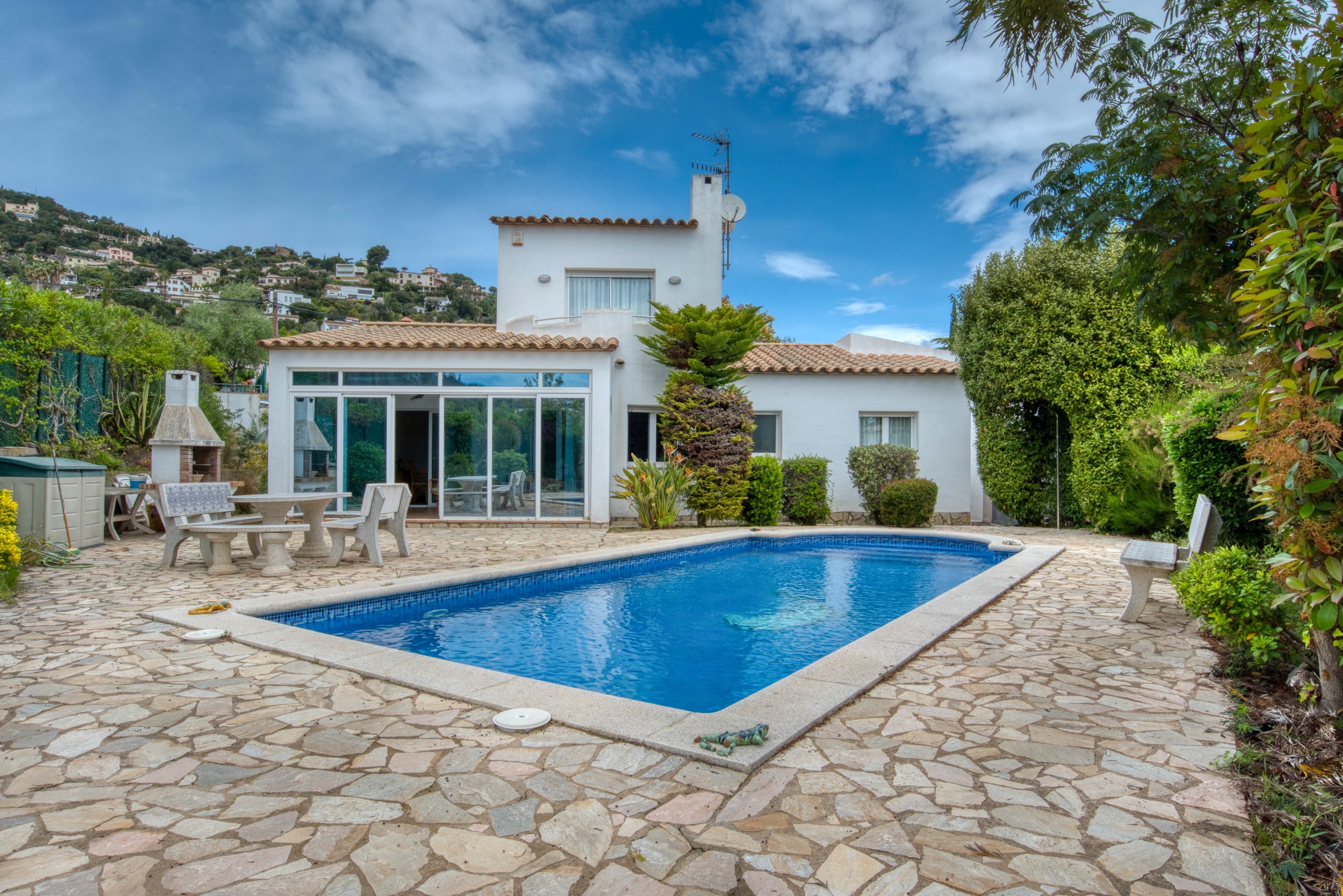 House in Girona - view 1