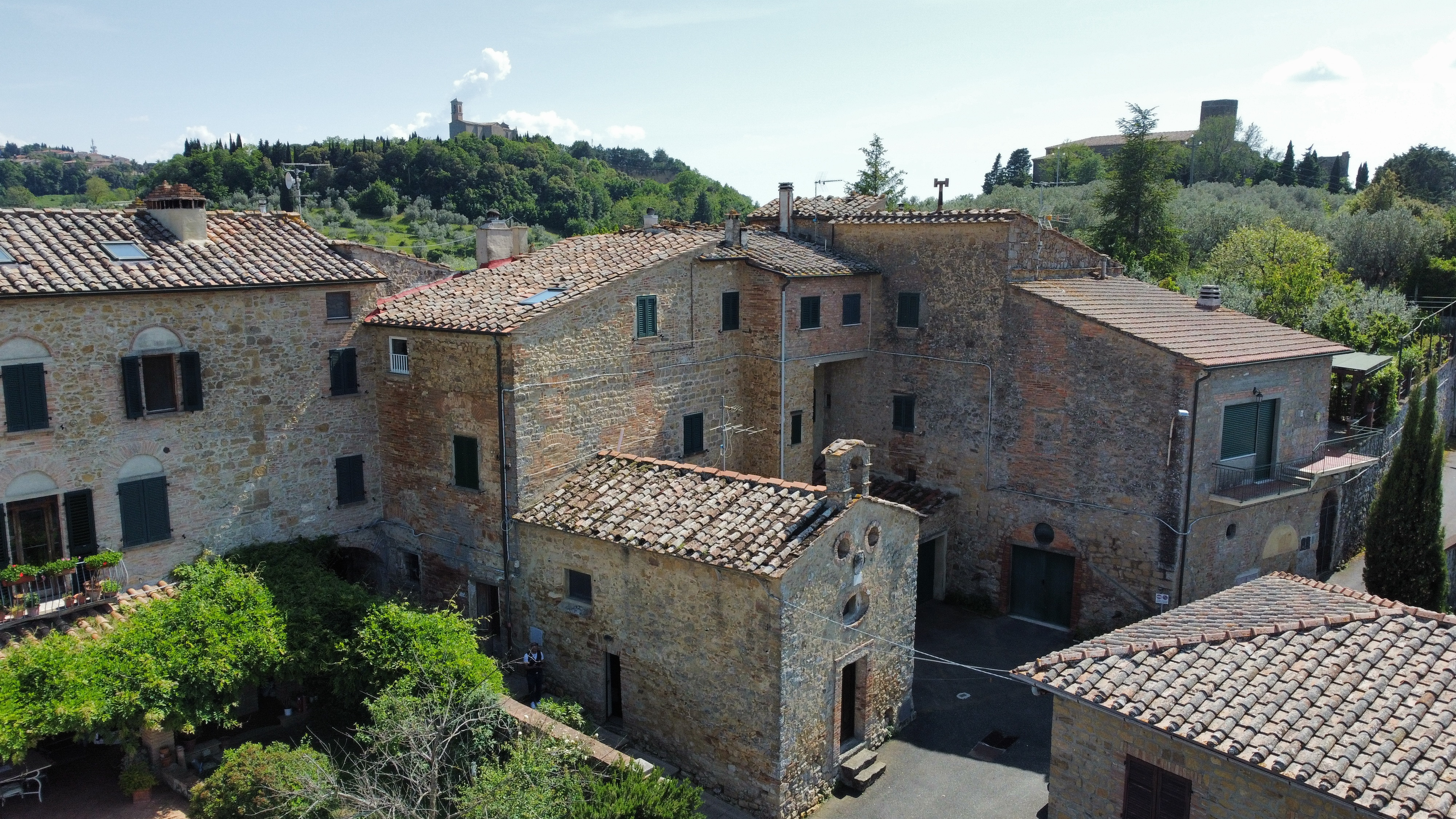 House in Volterra - view 1