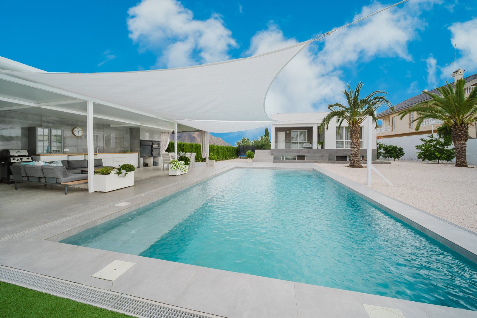 Villa in Molins - view 1