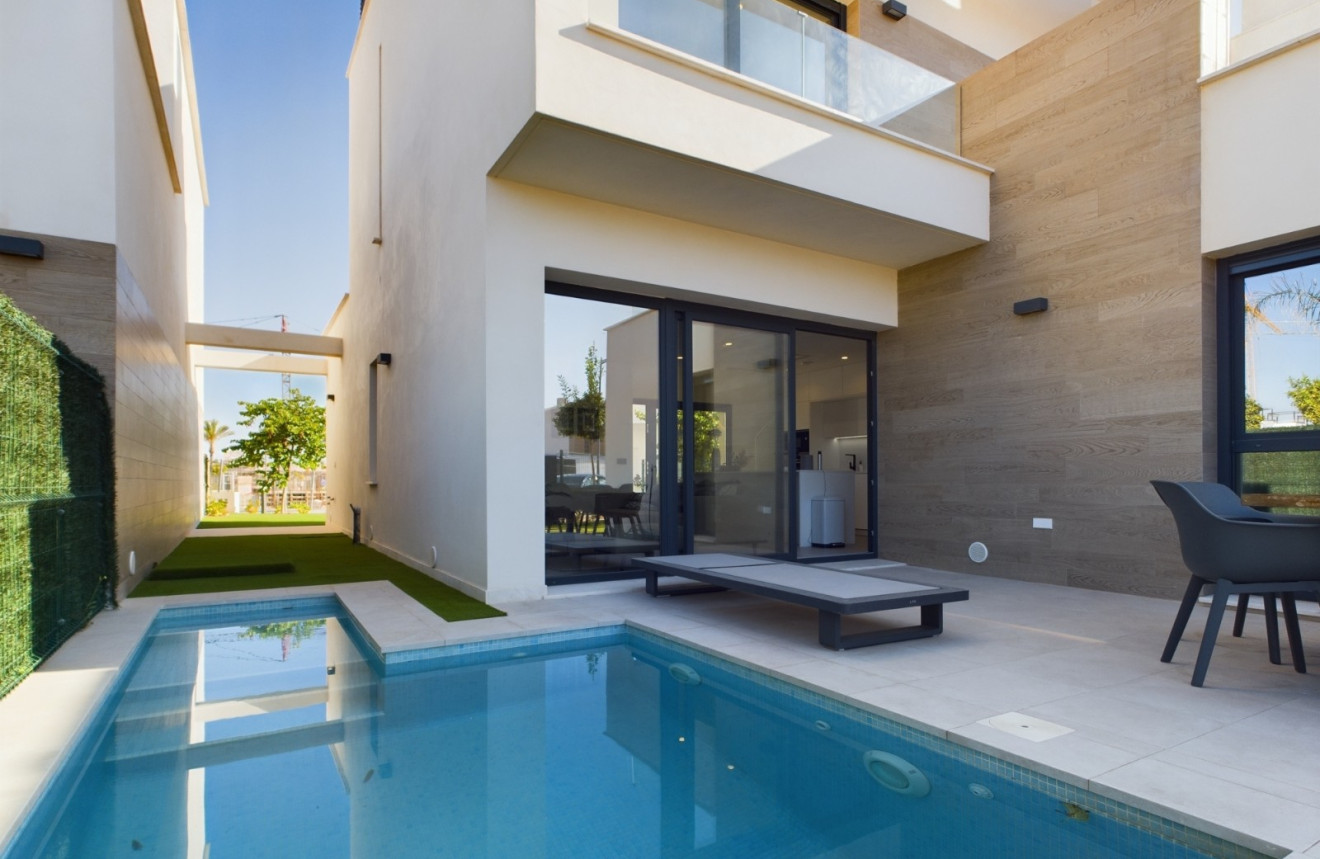 Villa in Torre del Rame - view 1