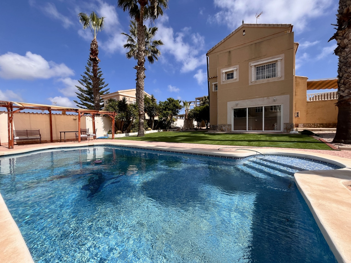 Villa in Molins - view 1
