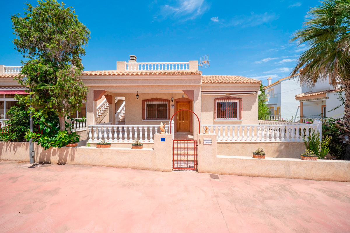Villa in Almoradi - view 1