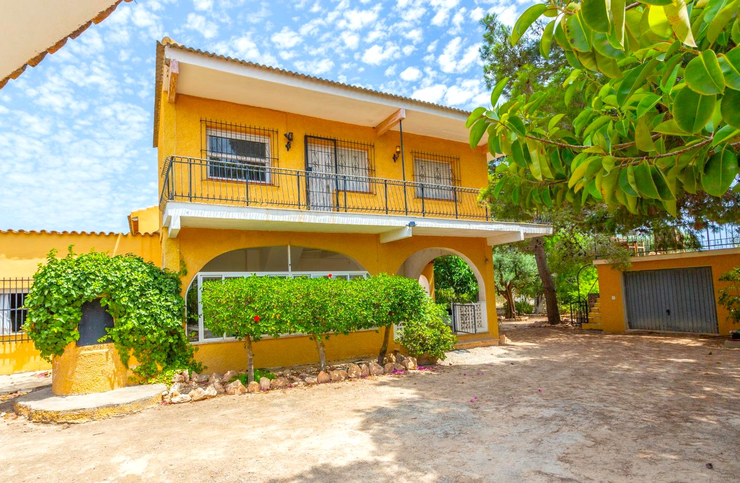 House in Los Montesinos - view 1