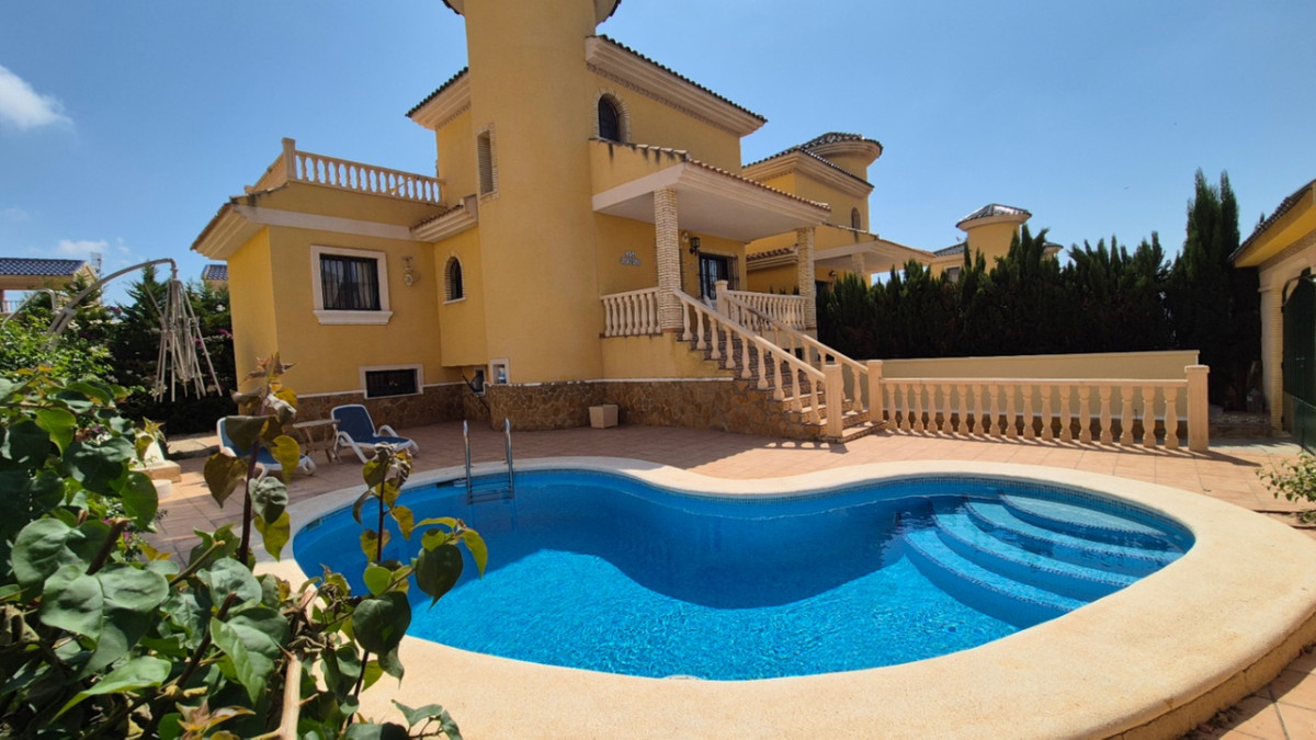 Villa in Urbanizacion los Balcones - view 1