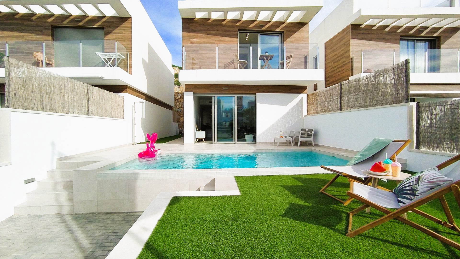 Villa in Villamartin - view 1