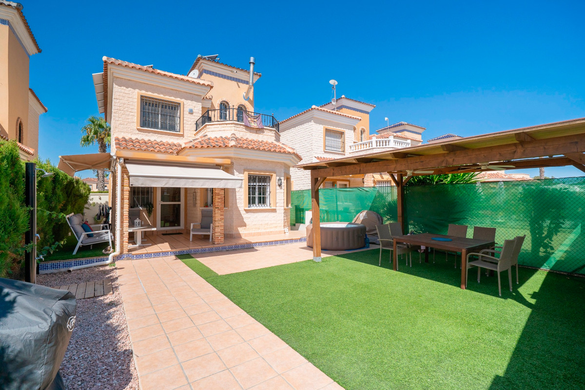 Villa in Ciudad Quesada - view 1
