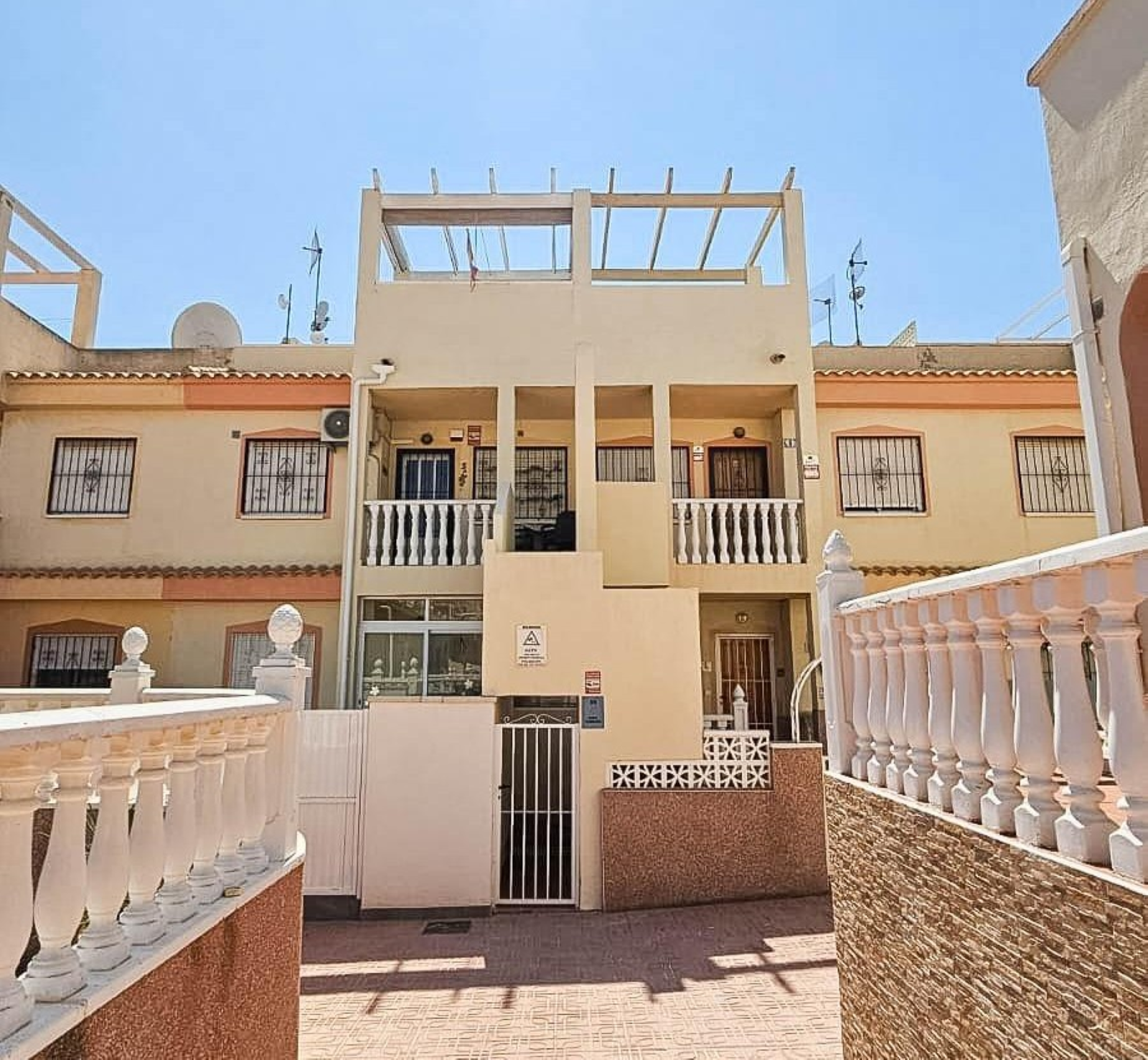 Penthouse in Urbanizacion los Balcones - view 1