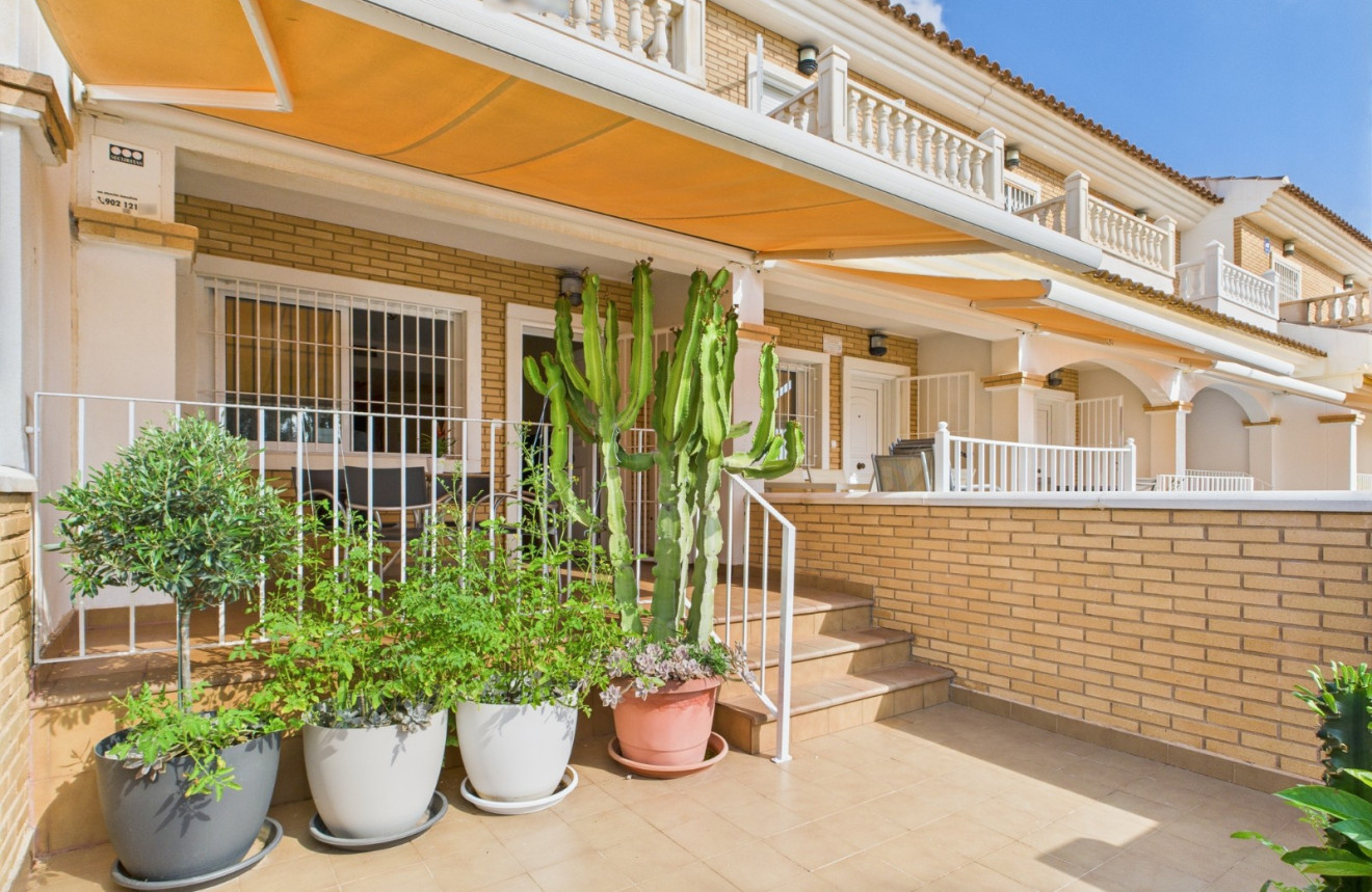 House in Los Alcazares - view 1