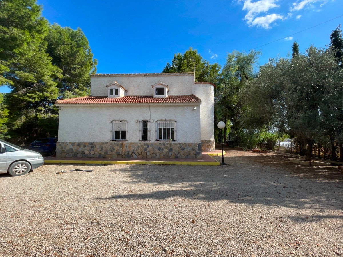 House in Albatera - view 1