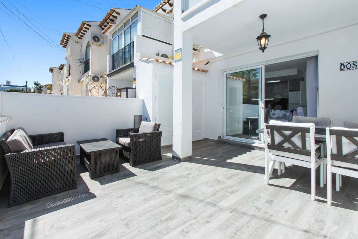 House in La Zenia - view 1