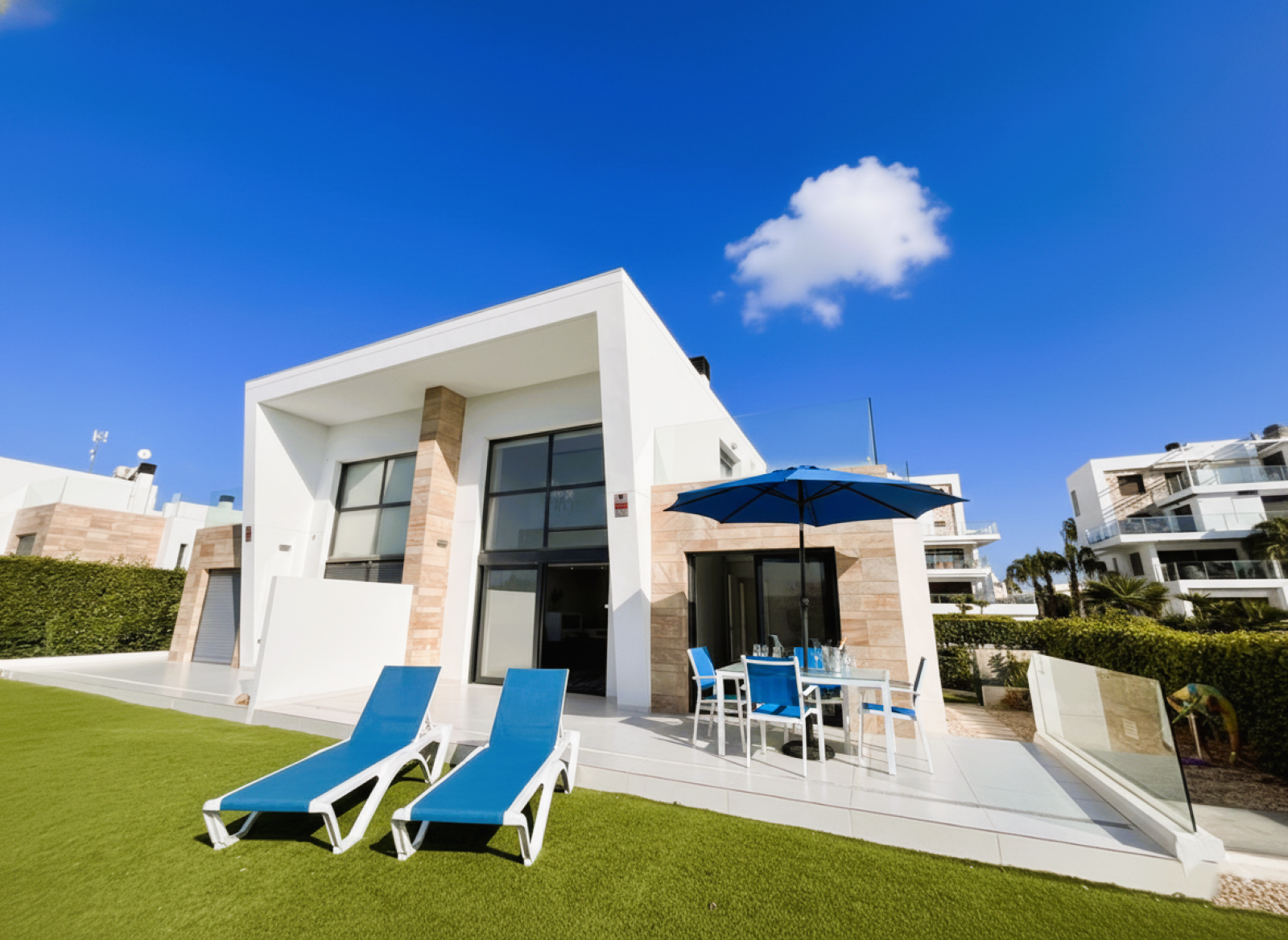 Villa in Molins - view 1