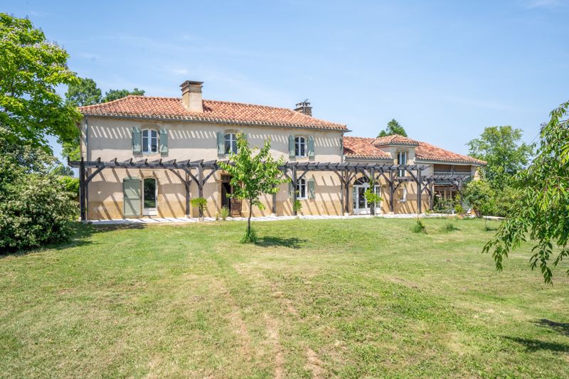 House in Marciac - view 1