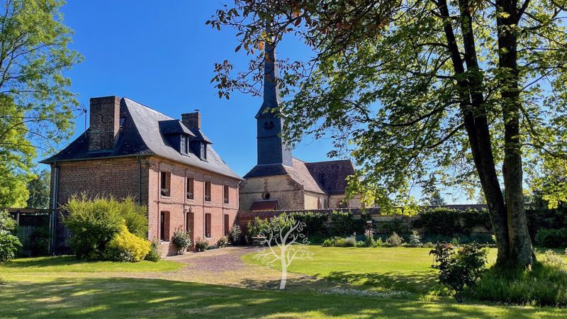 House in Neufchatel-en-Bray - view 1