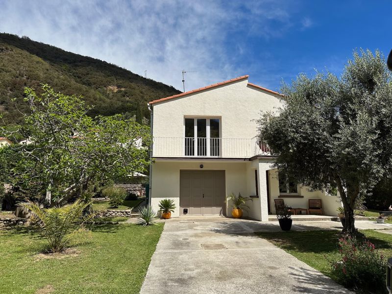 House in Arles - view 1