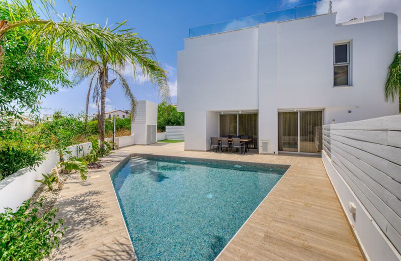 Villa in Akrotirio Gkreko - view 1