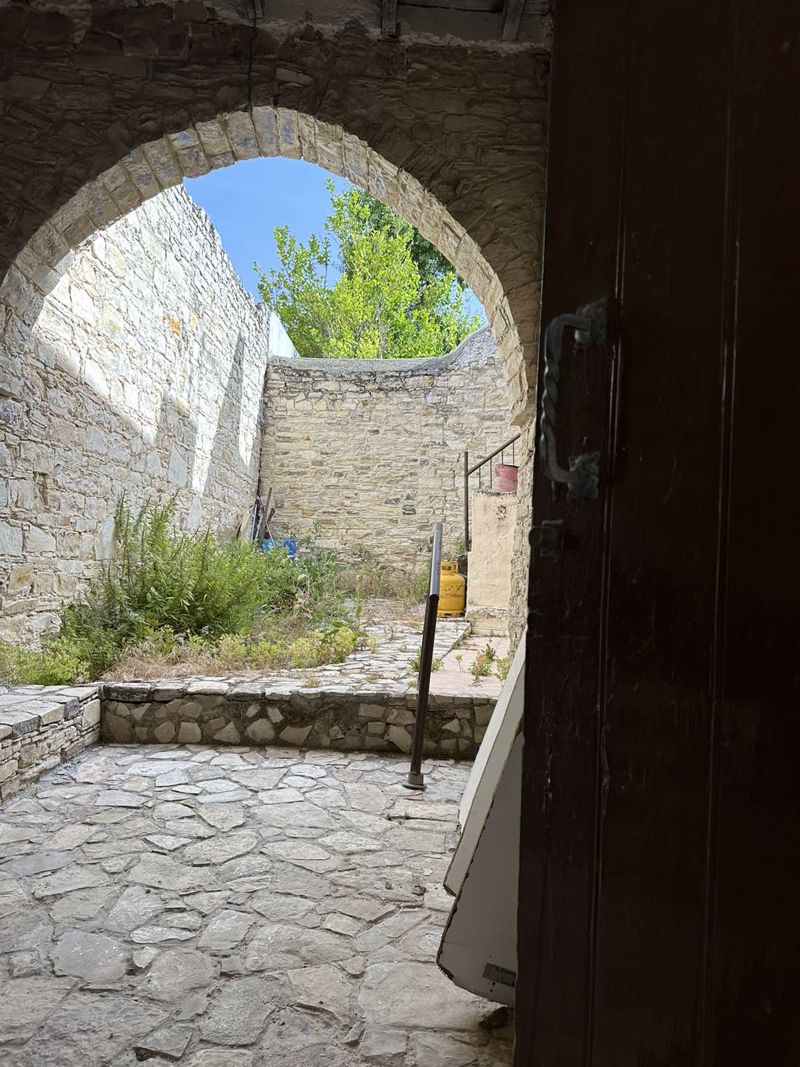 House in Pano Lefkara - view 1