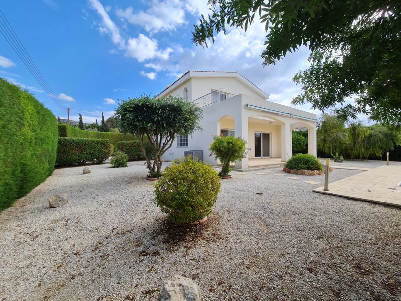 Villa in Pegeia - view 1