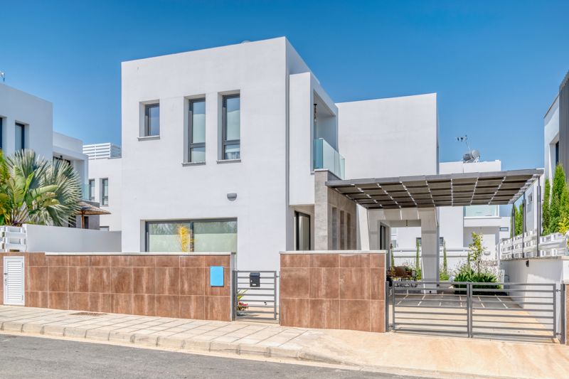 Villa in Paralimni - view 1