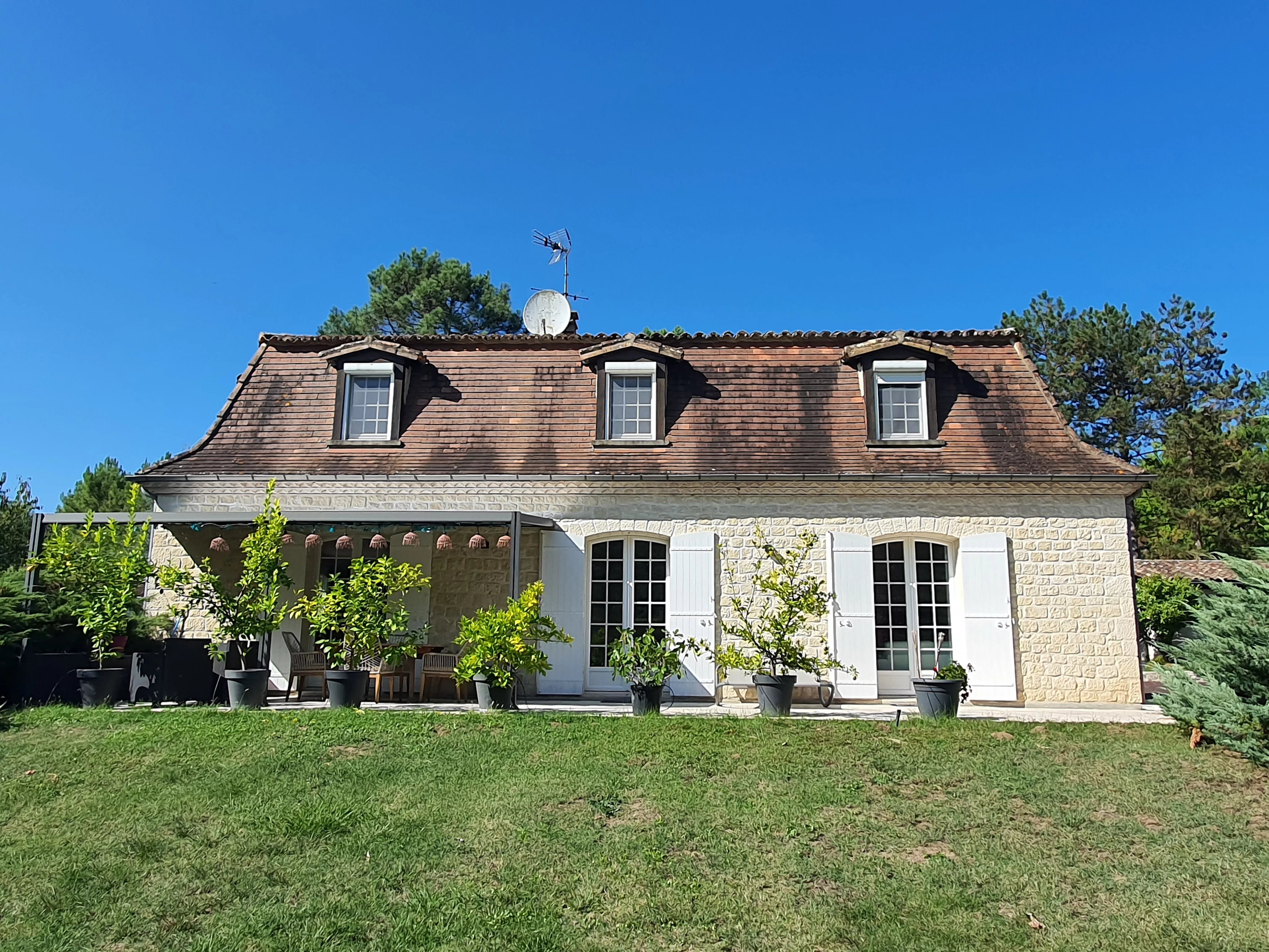 House in Sainte-Foy-la-Grande - view 1
