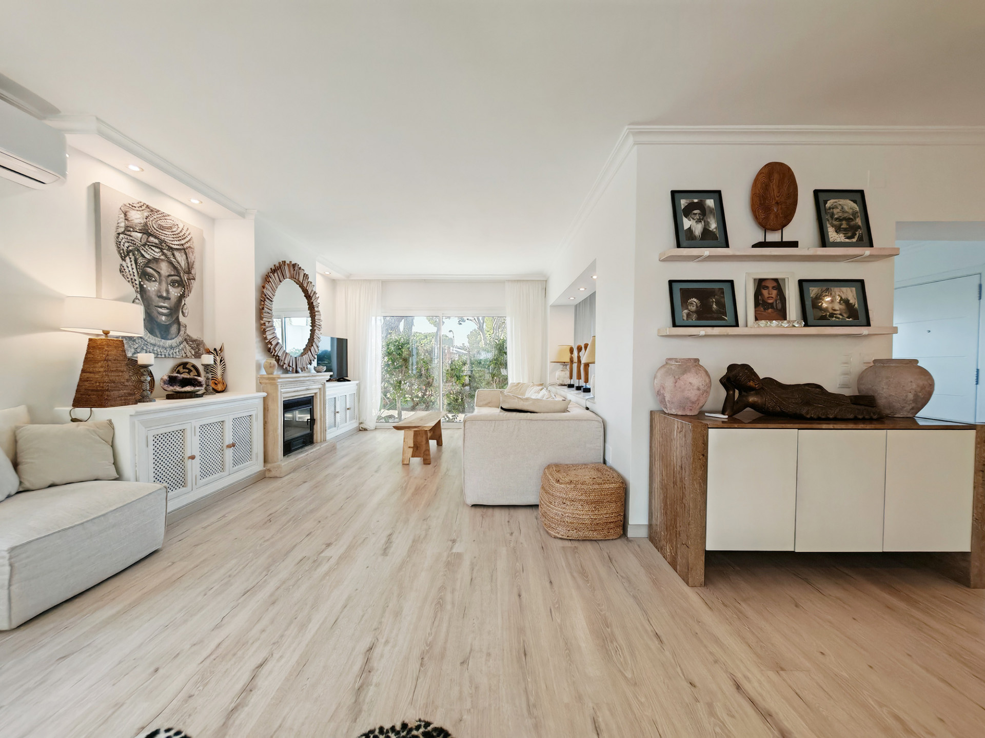 Villa in Marbella - view 1