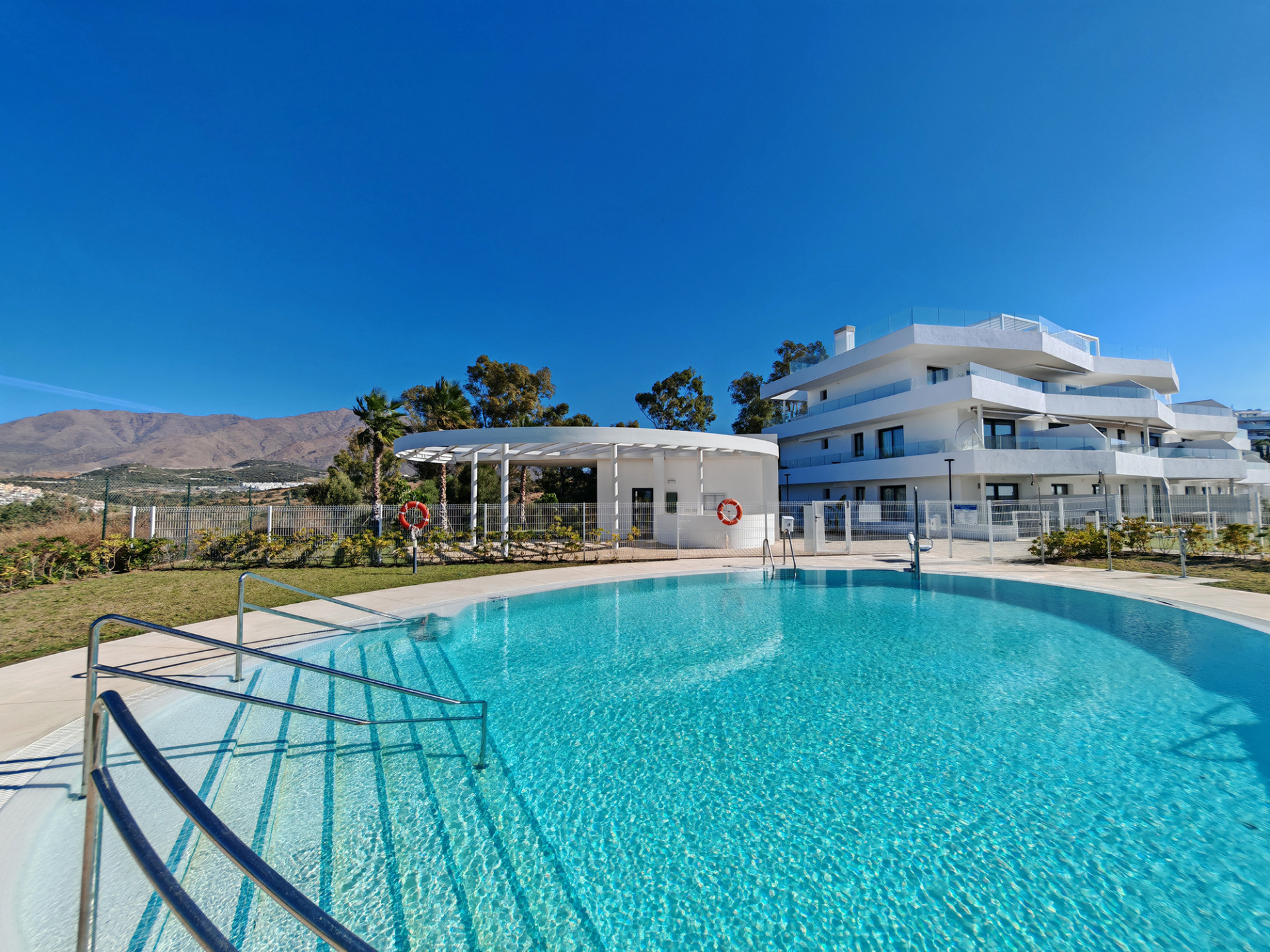 Apartment in Estepona - view 1
