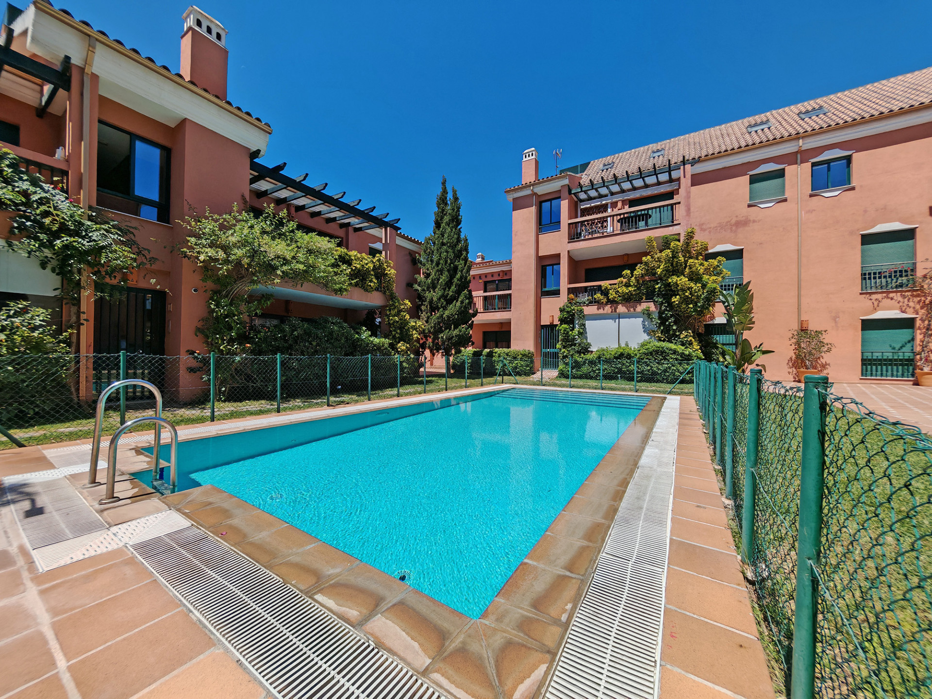 Apartment in Artola - view 1