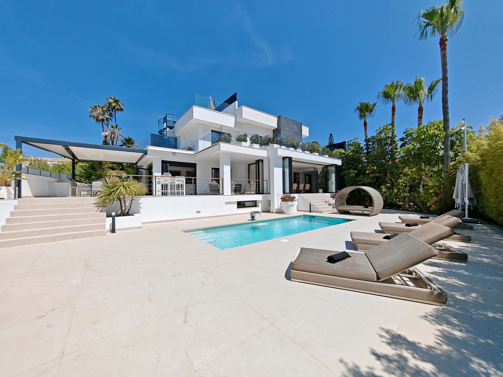Villa in Marbella - view 1