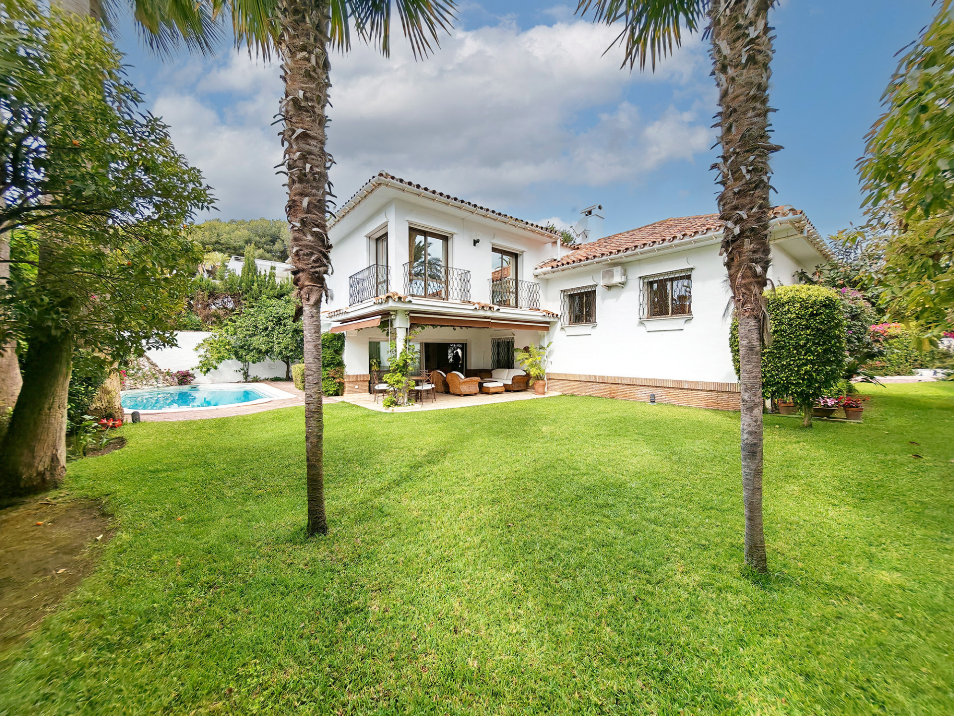 Villa in Marbella - view 1