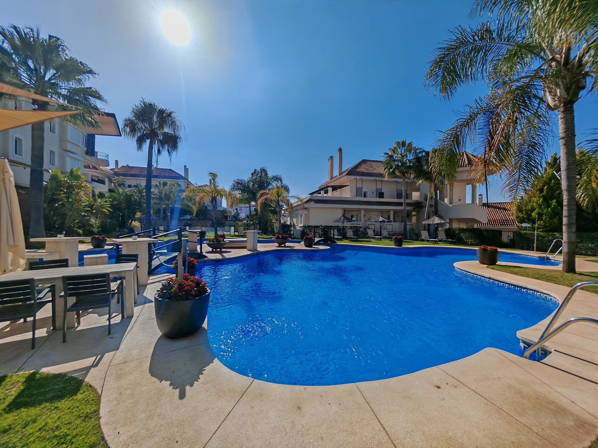 Apartment in Nueva Andalucia - view 1