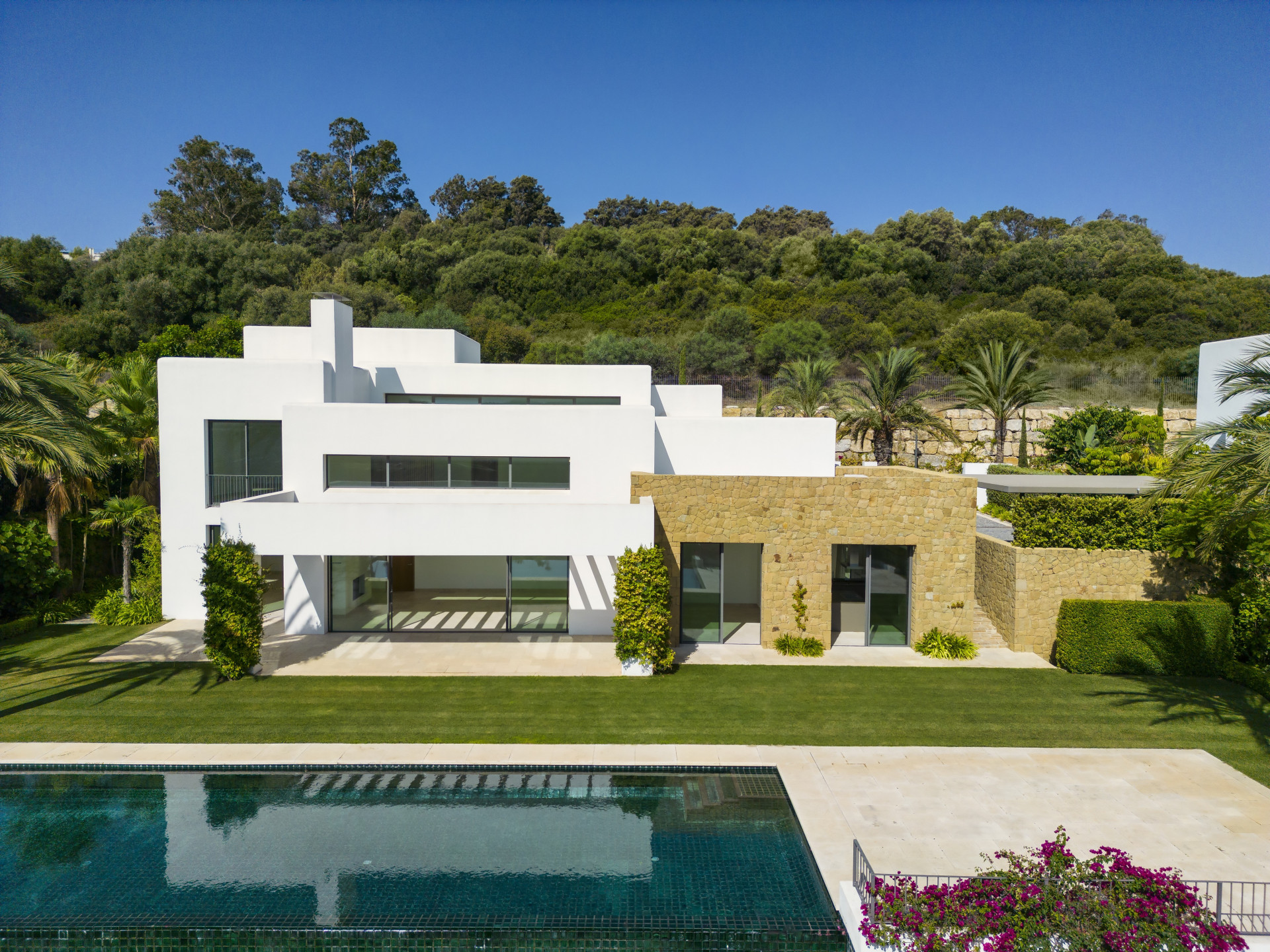 Villa in Casares - view 1