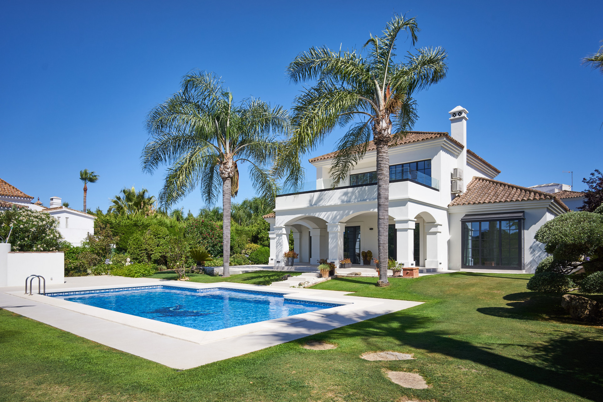 Villa in Sotogrande - view 1