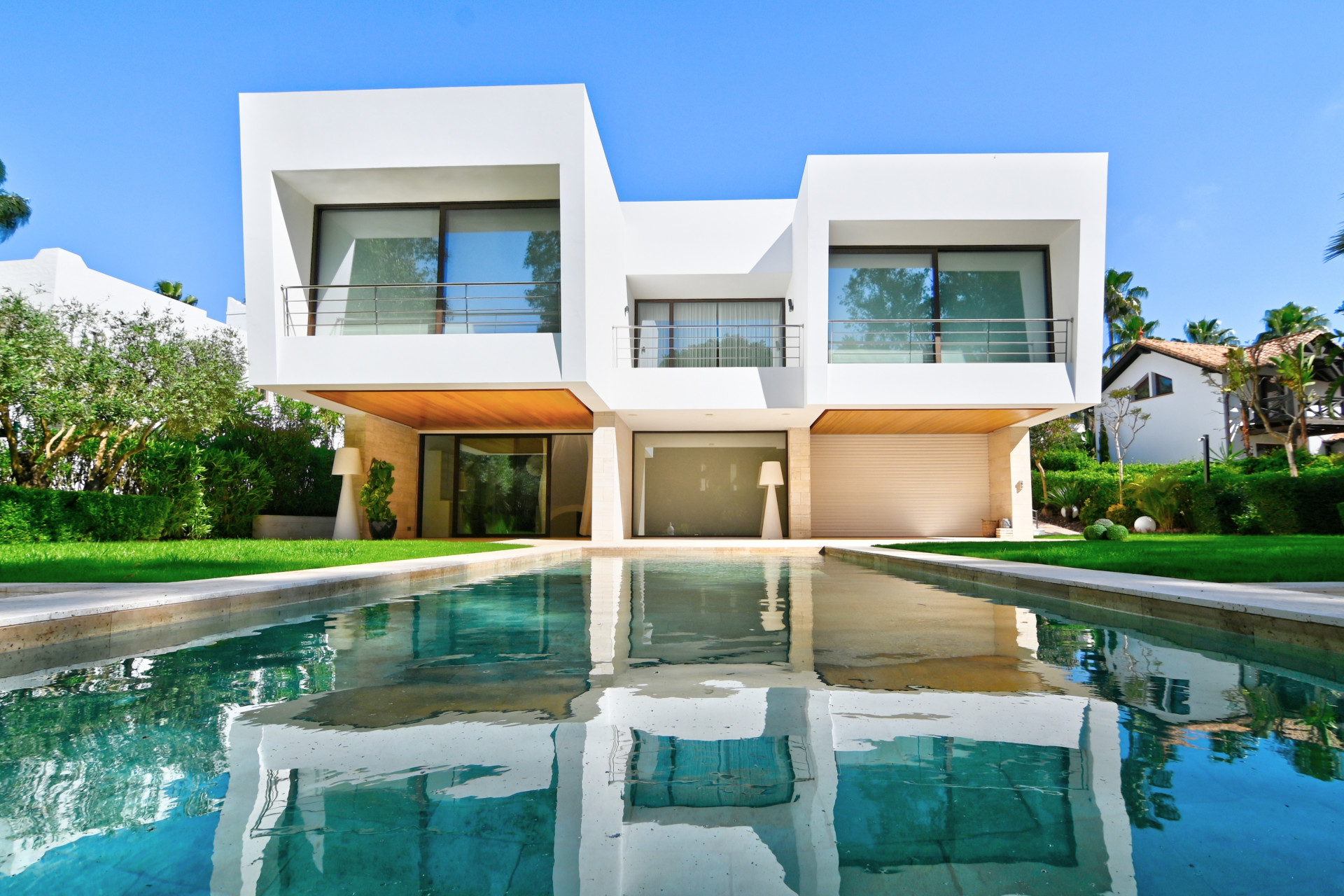 Villa in Sotogrande - view 1