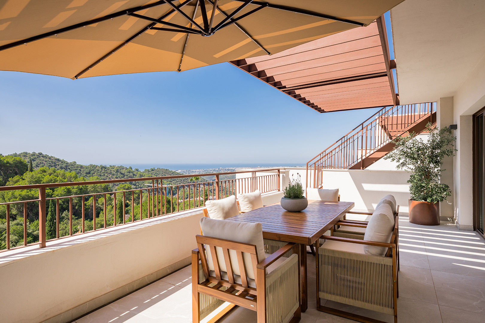 House in Istan - view 1