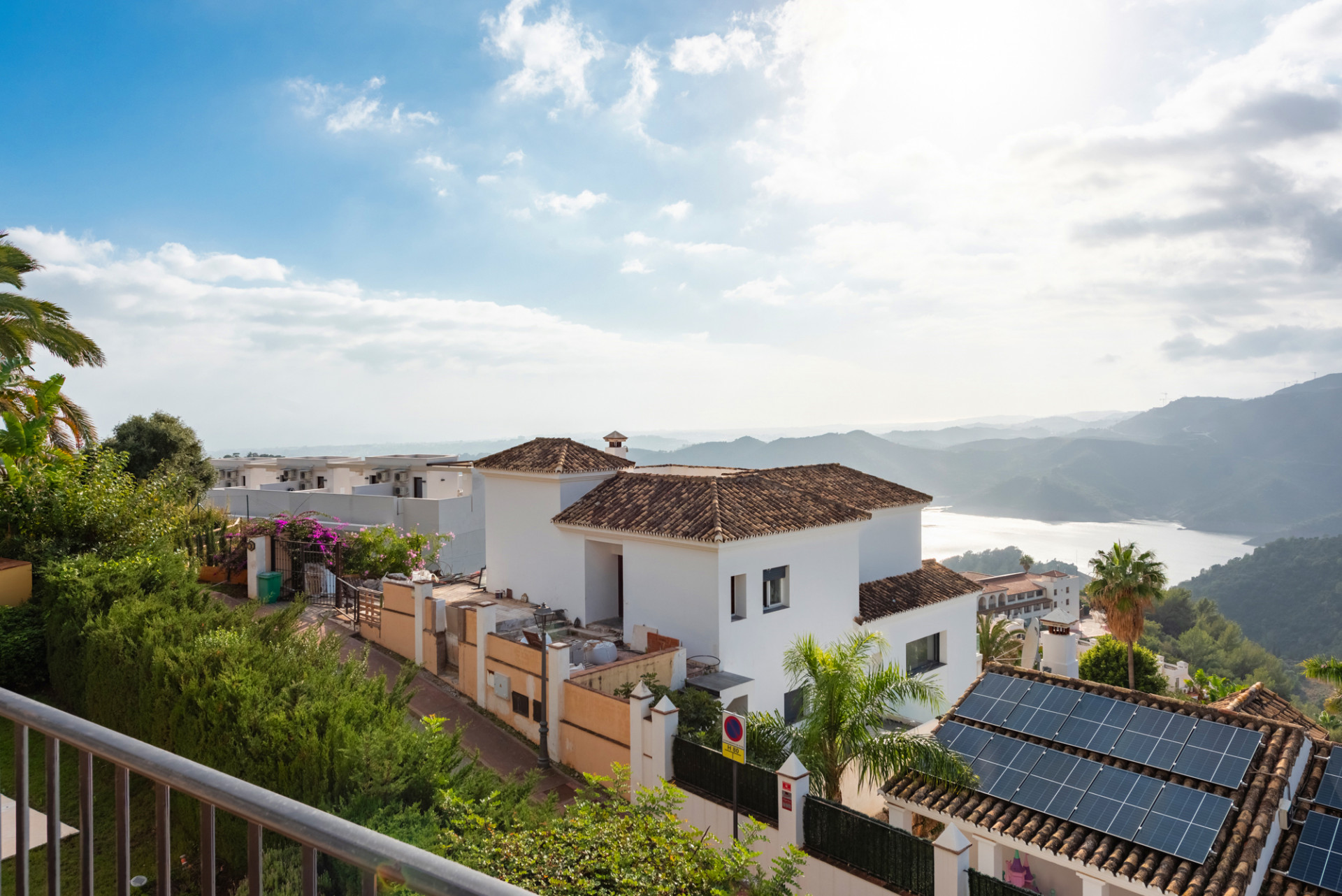 Villa in Istan - view 1