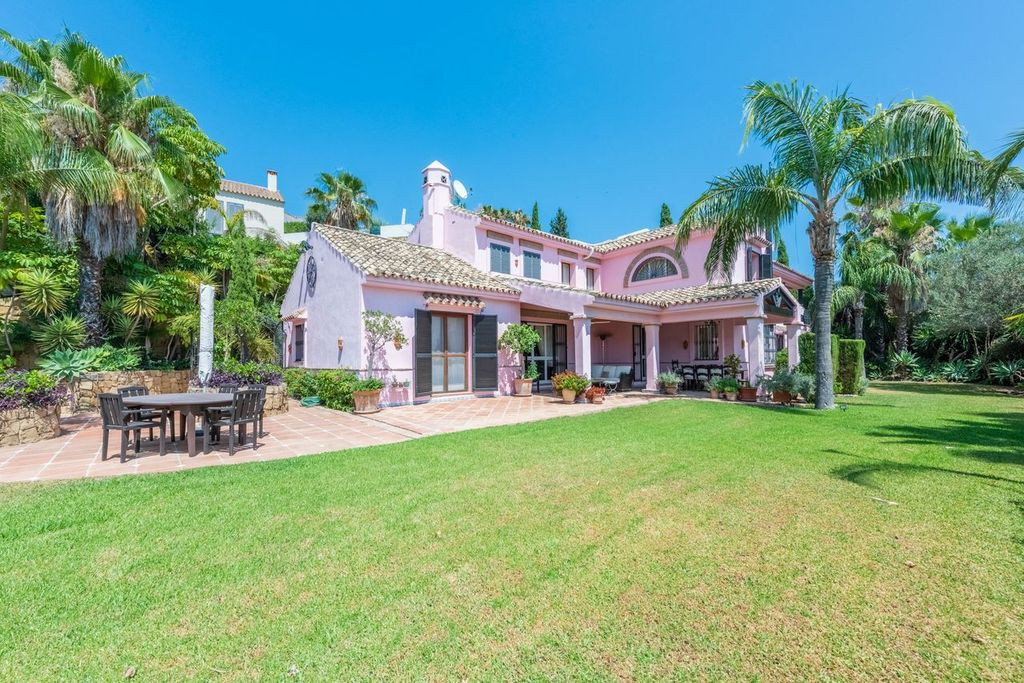 Villa in Malaga - view 1