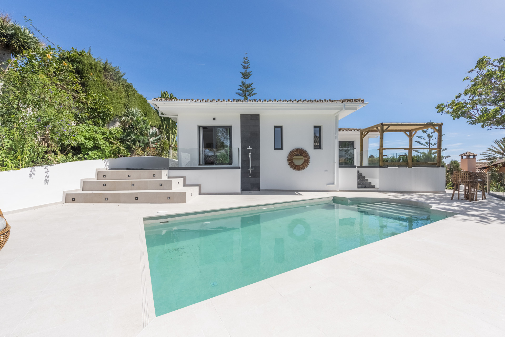 Villa in Marbella Del Este - view 1