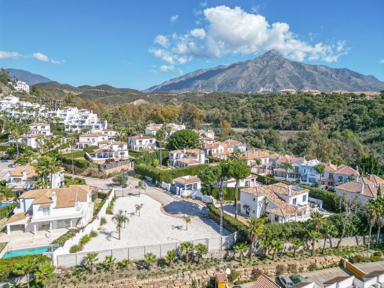 Land in Marbella - view 1