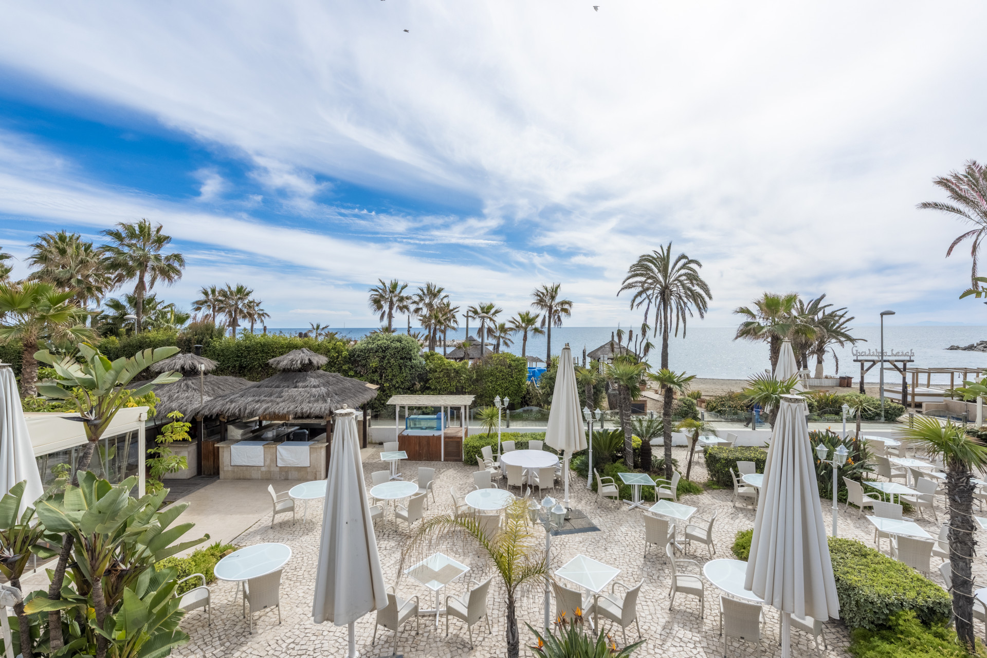 Apartment in Marbella Del Este - view 1