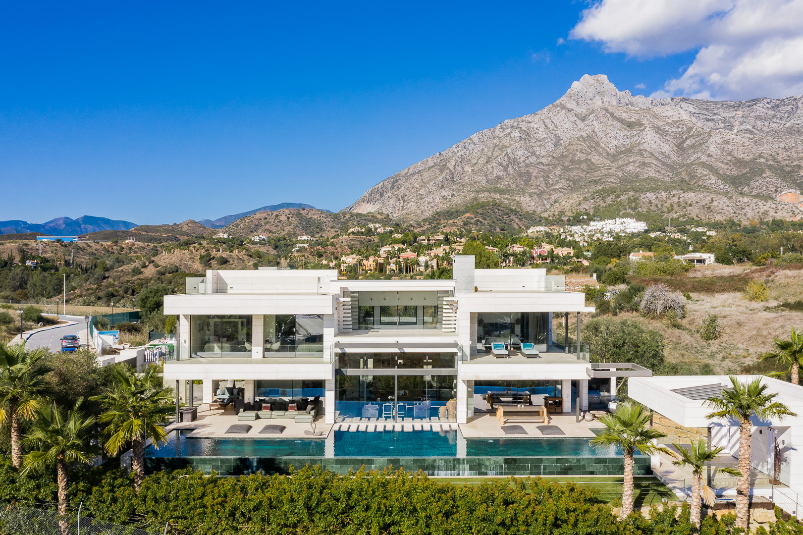Villa in Marbella - view 1