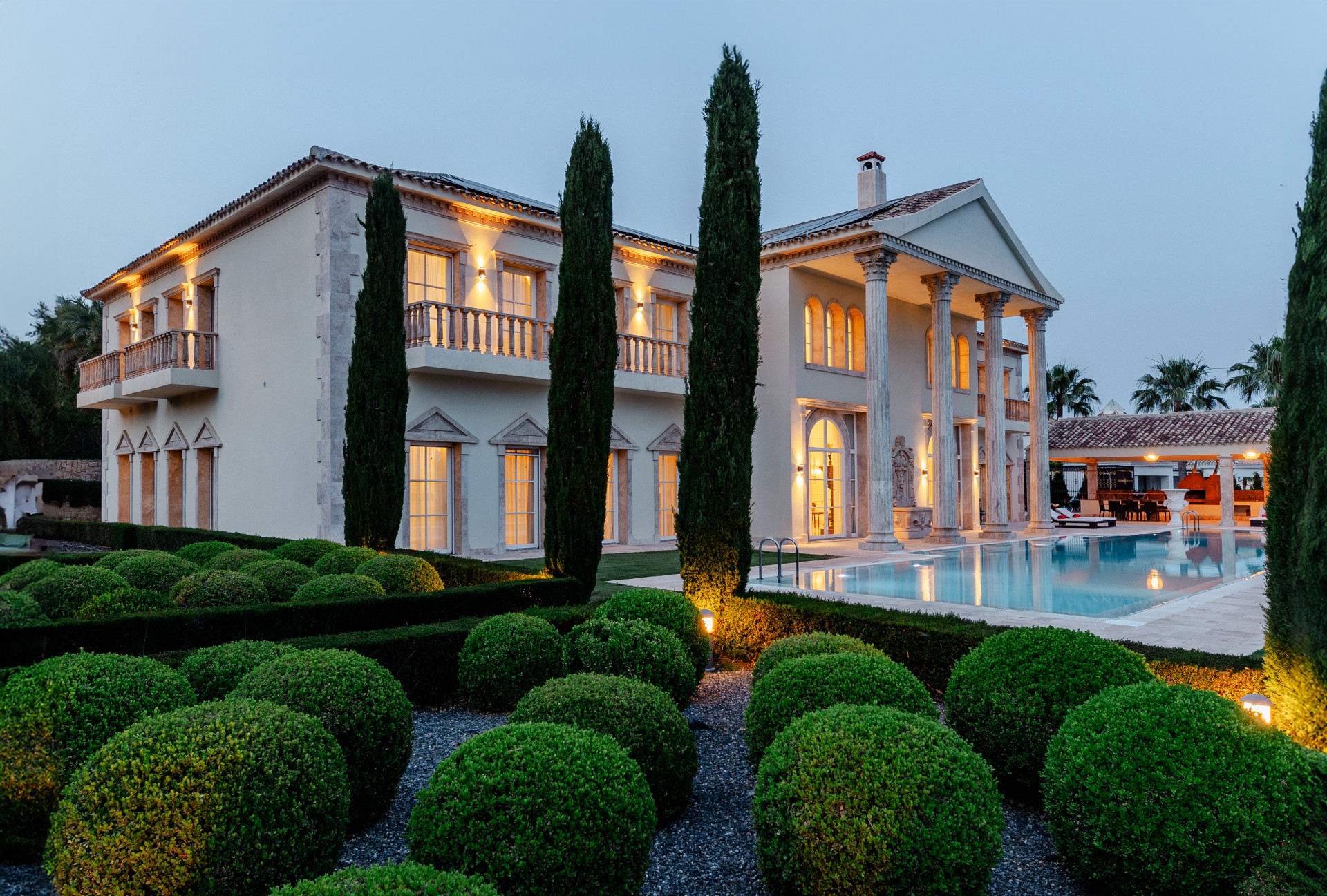 Villa in Marbella Del Este - view 1