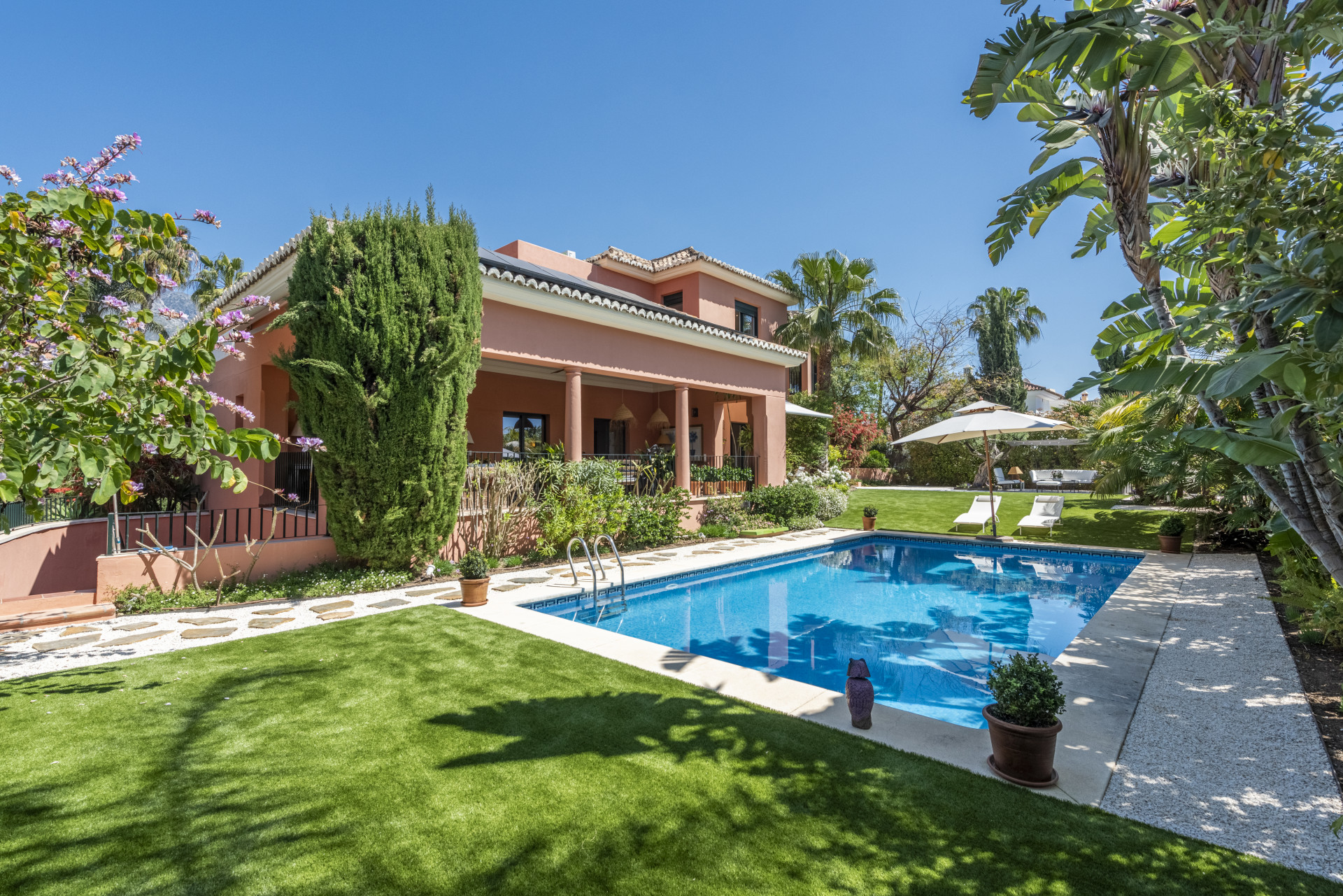 Villa in Marbella - view 1