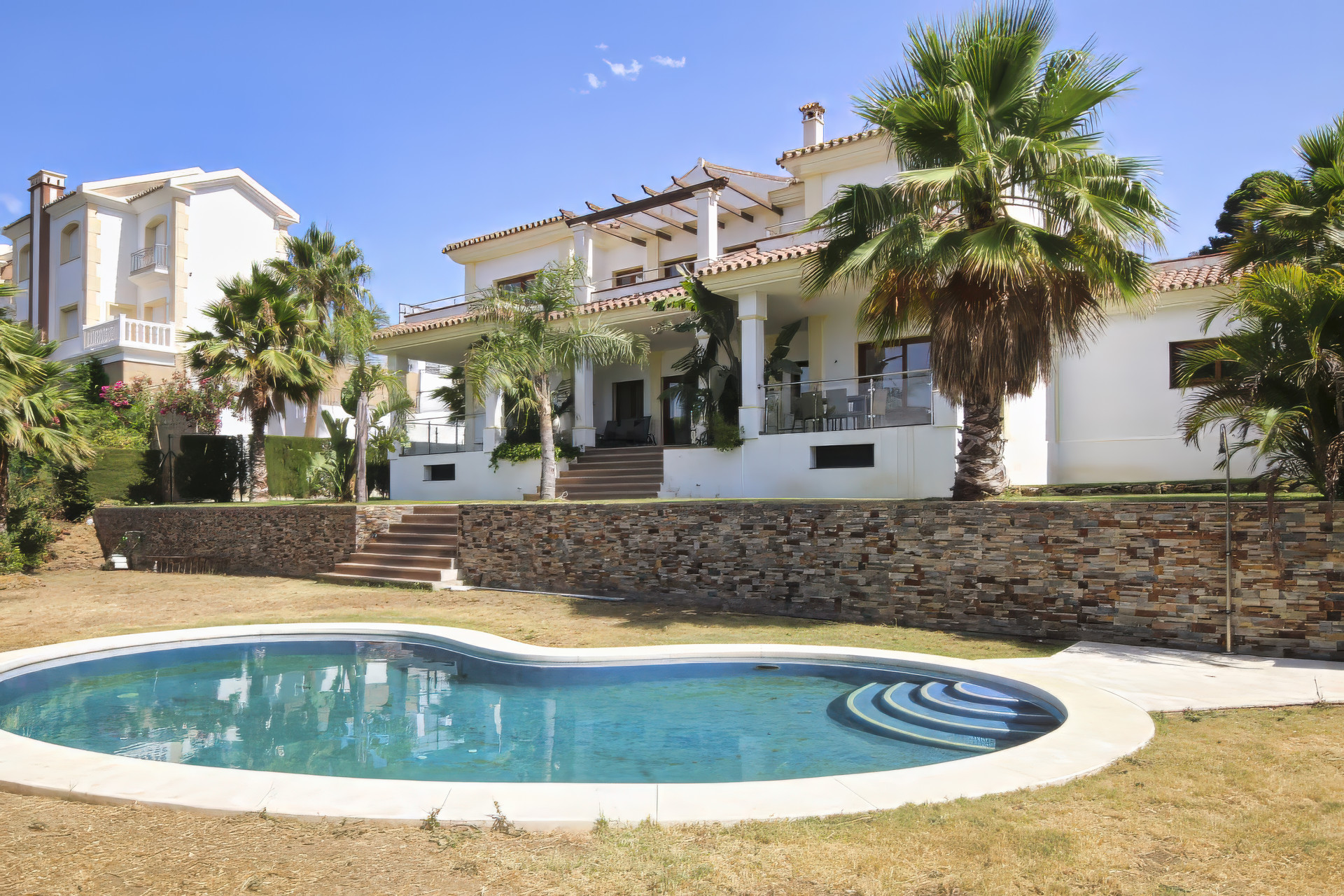 Villa in Malaga - view 1