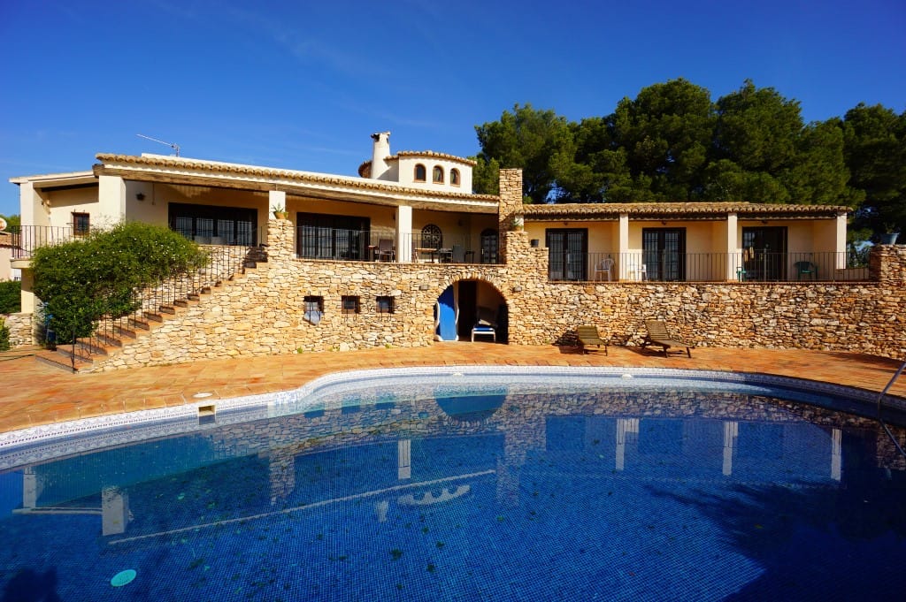 Villa in Calp - view 1
