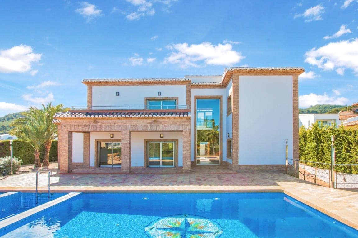 Villa in Alicante - view 1