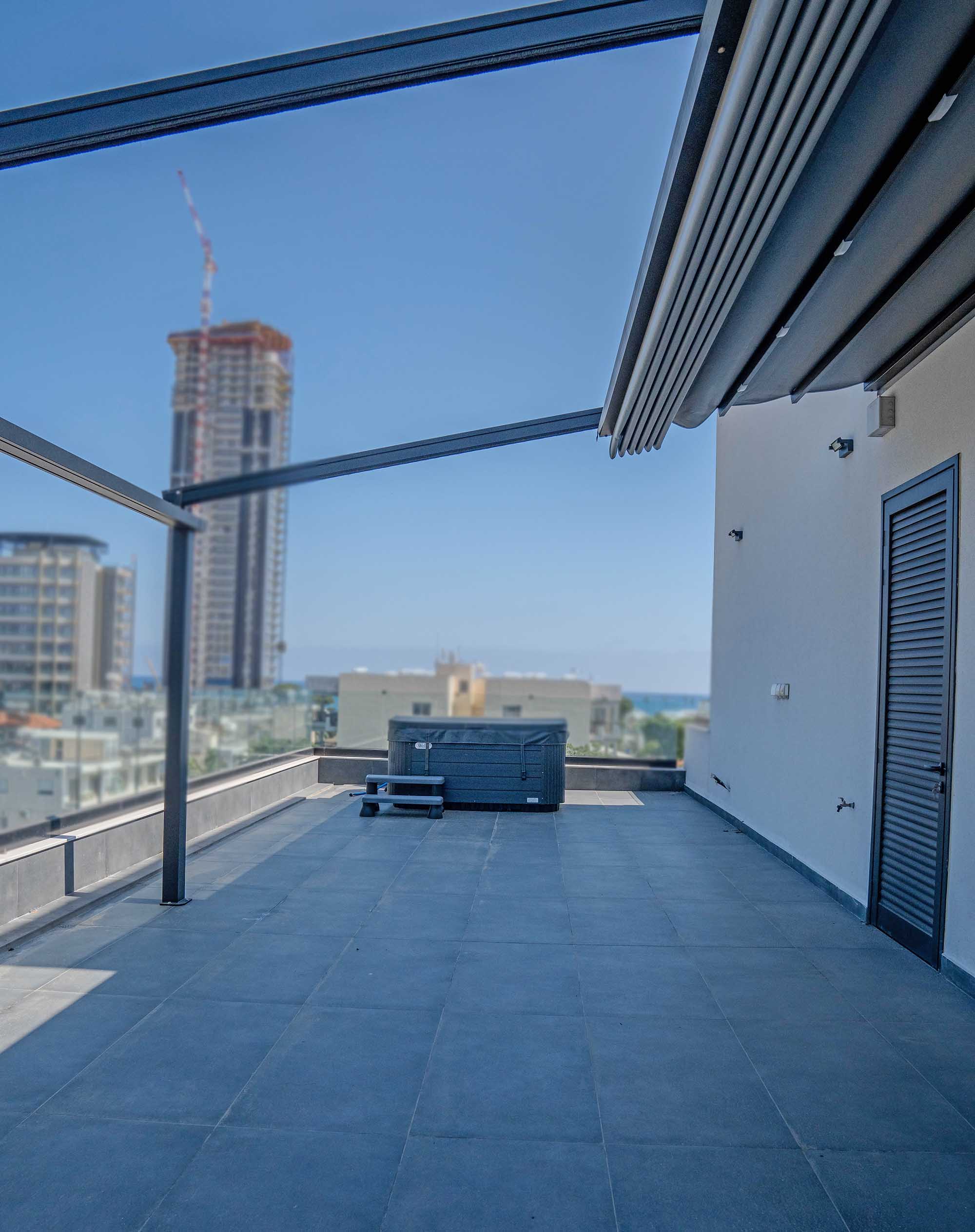 Penthouse in Arnaoutogeitonia - view 1