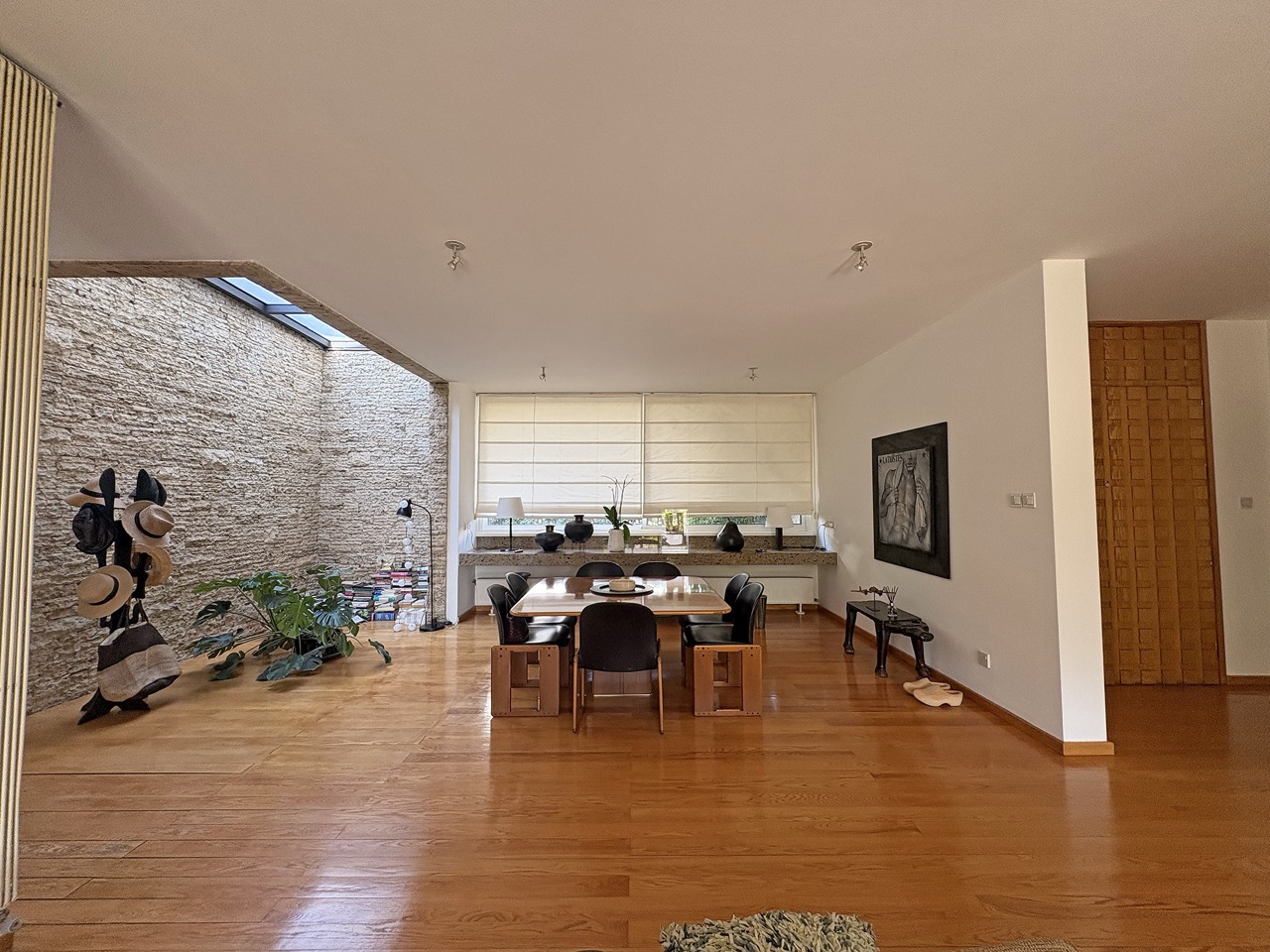 House in Ayioi Omoloyites - view 1