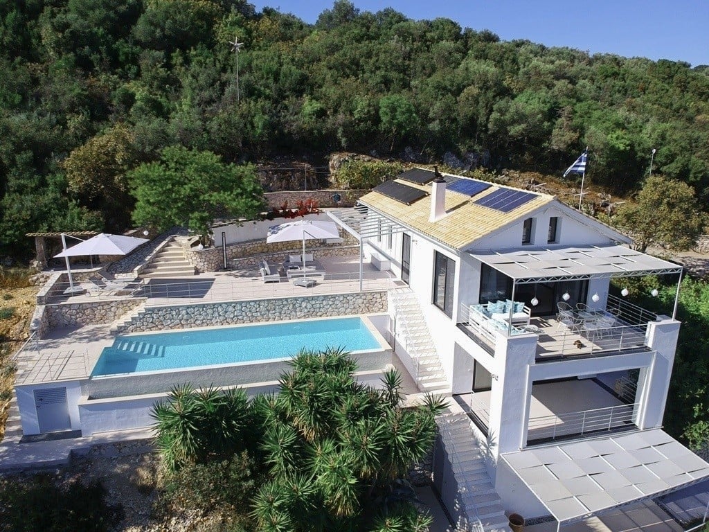 Villa in Apolpaina - view 1